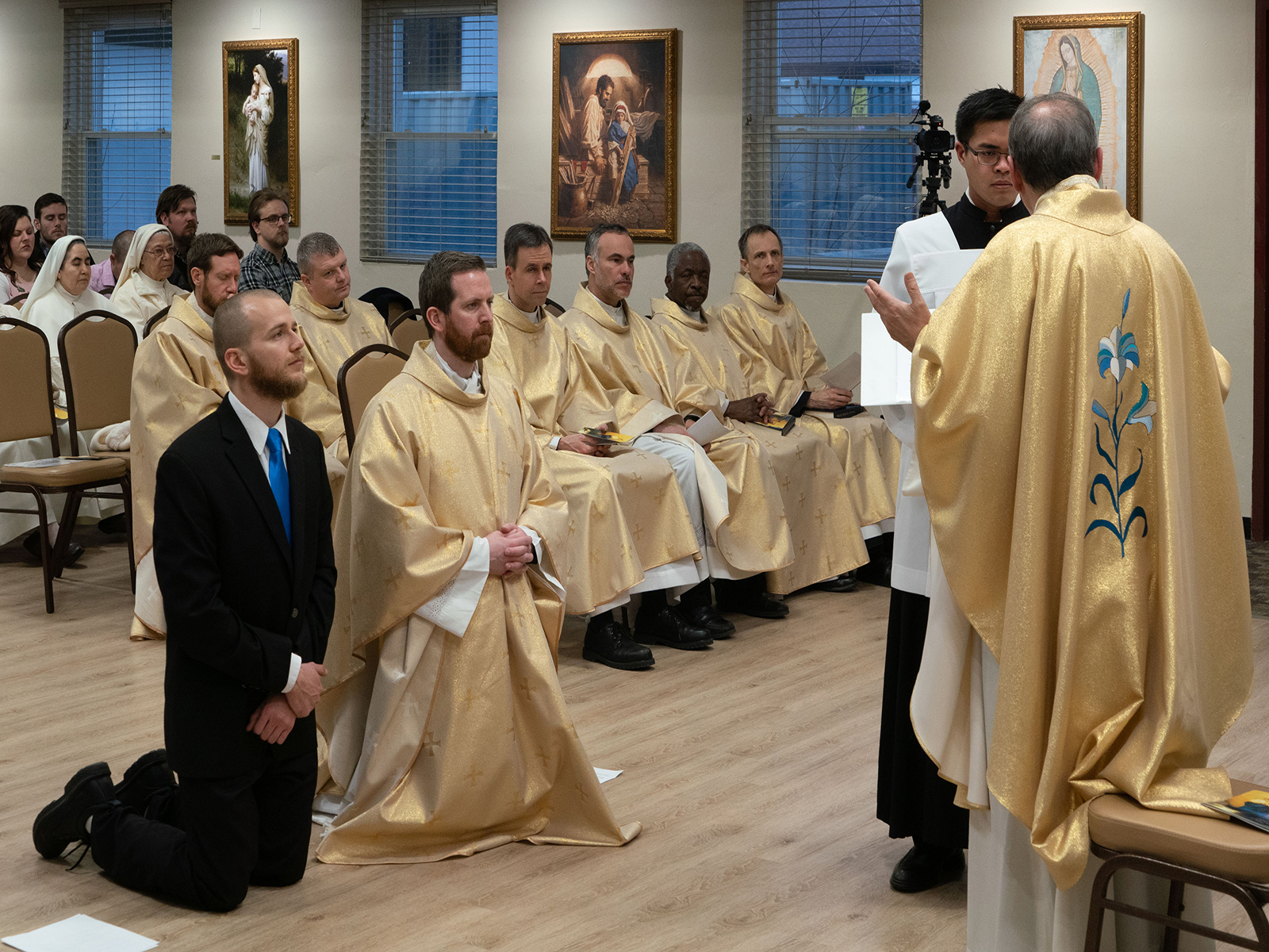 two-men-profess-first-vows-the-divine-mercy